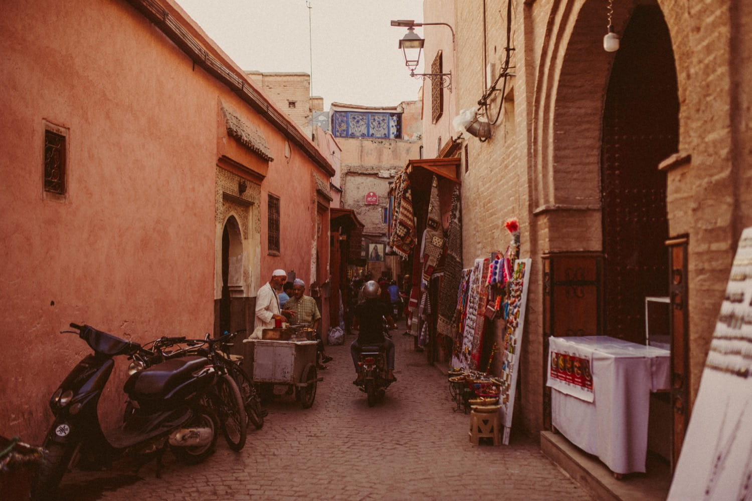 morocco-marrakech-medina-oldmedina-portraitsession-photography-moroccanwedding-moroccanweddingphotographer.jpg